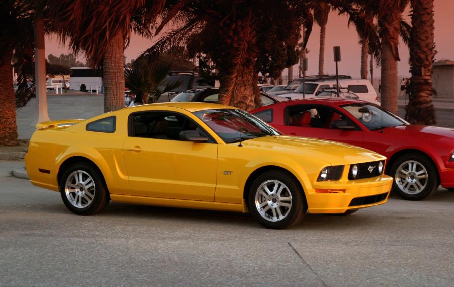  Ford Mustang GT 2005 года  (фото 93 из 209)